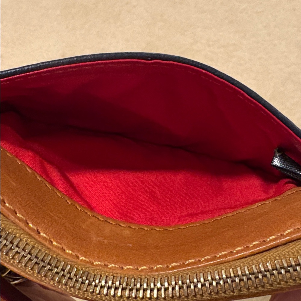 Dooney & Bourke Navy Blue & Tan Leather Key Holder. NWT - Picture 10 of 10